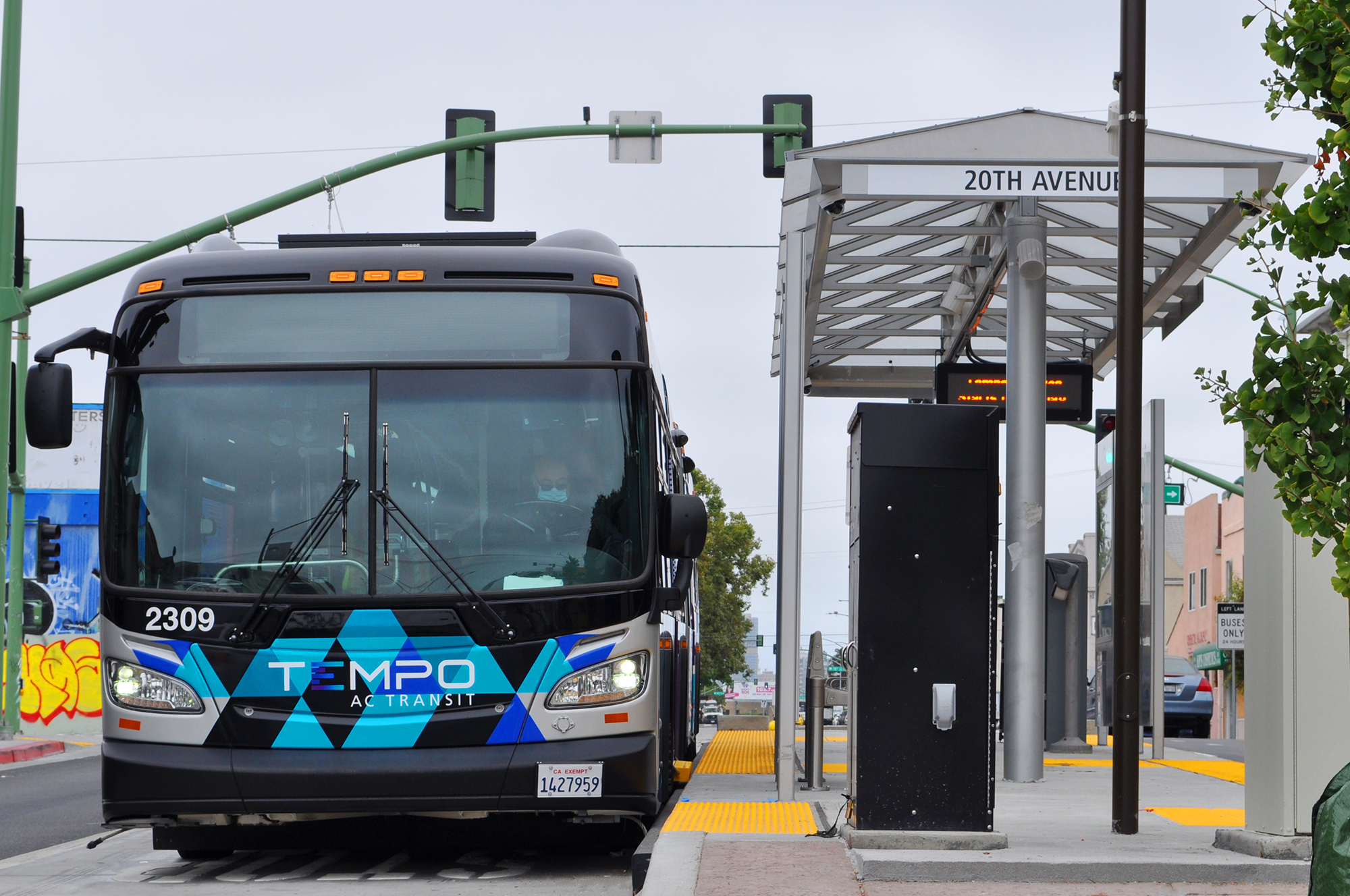 Tempo Bus Front & Station – 20th Ave