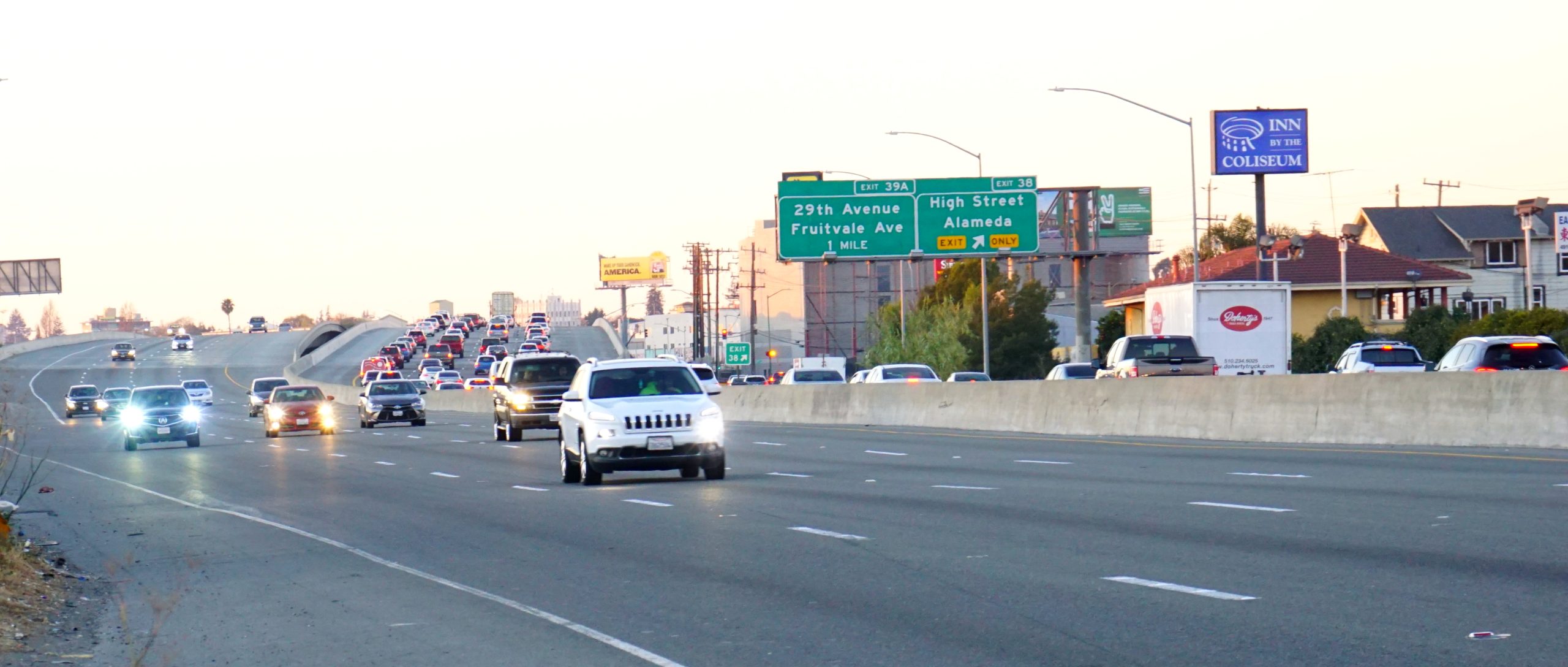 the busy 880 freeway in Oakland